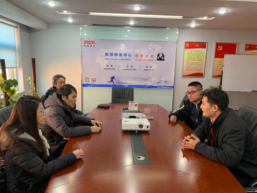 beat365院长岳忠玉、副院长丁琦一行与企业方交谈